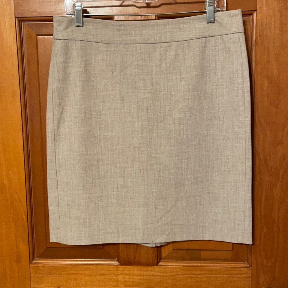 Banana Republic lined Cream pencil skirt